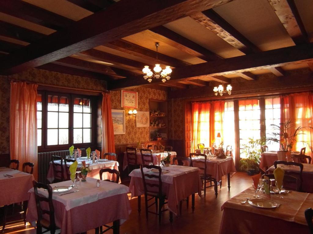 Hôtel Restaurant Le Périgord Maurs Exterior foto