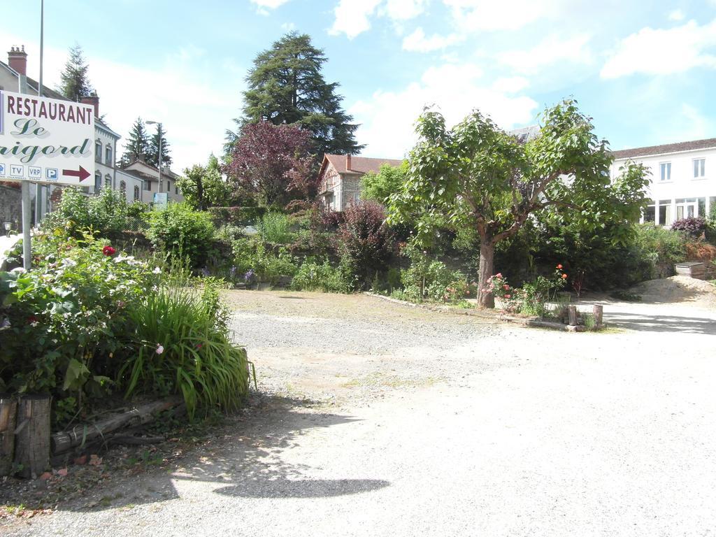 Hôtel Restaurant Le Périgord Maurs Exterior foto