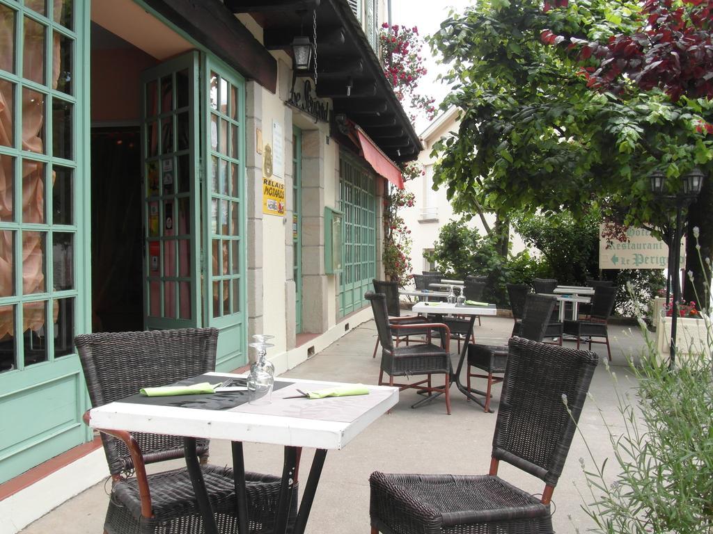 Hôtel Restaurant Le Périgord Maurs Exterior foto